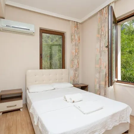 Villa Deniz Ve Doga Manzarali 4+2 Dilara *